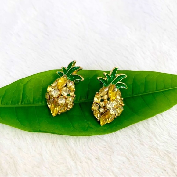 🌵 Pineapple Rhinestone Stud Earrings - Picture 2 of 5